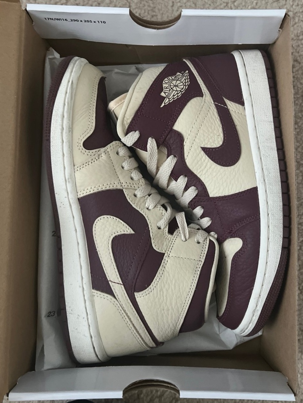 Women’s Air Jordan 1 MID SE